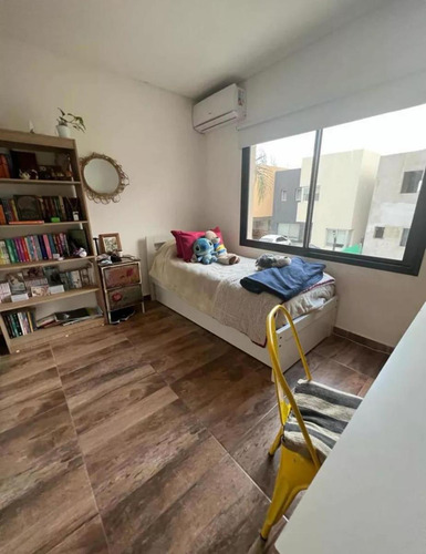 Casa En Venta - 3 Dormitorios 2 Baños - Cocheras - 299mts2 - Ituzaingó