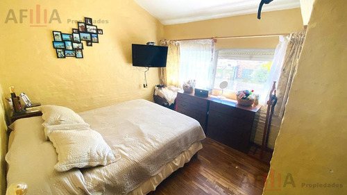 Venta De Casa Tres Dormitorios Con Patio Barbacoa Parque Batlle