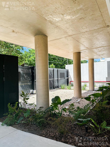 Departamento De Dos Ambientes Con Cochera, En Venta- Ituzaingó Sur