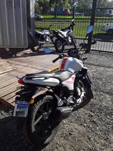 Imagen 12 de 16 de Benelli Tnt150