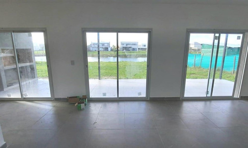 Imagen 11 de 25 de Oportunidad!!! Casa Al Agua En El Canton Norte.