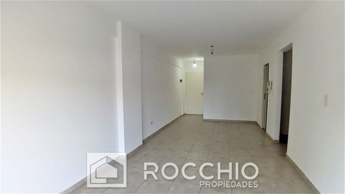 Imagen 5 de 14 de Departamento En Venta En Caseros