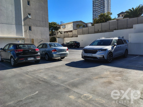 Departamento En Arriendo De 2 Dorm. En Viña Del Mar