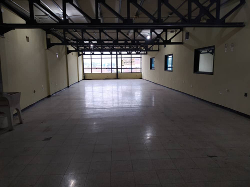 Se Alquila Edificio Avenida Constitucion