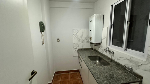 Av Cordoba 2800, Departamento Monoambiente En Barrio Norte, Frente Plaza Monseñor