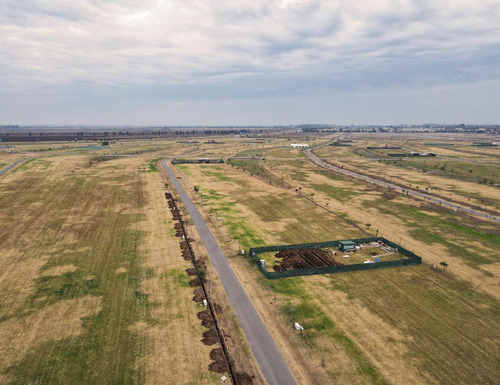Terreno En Venta Vida Club De Campo Lote 448/449 Con Fondo Al Reservorio Y Fondo Norte, Funes