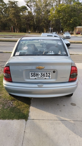 Imagen 13 de 15 de Chevrolet Corsa 2009 1.6 Classic