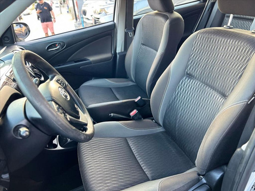 Toyota Etios 1.5 X PLUS SEDAN 16V FLEX 4P AUTOMÁTICO