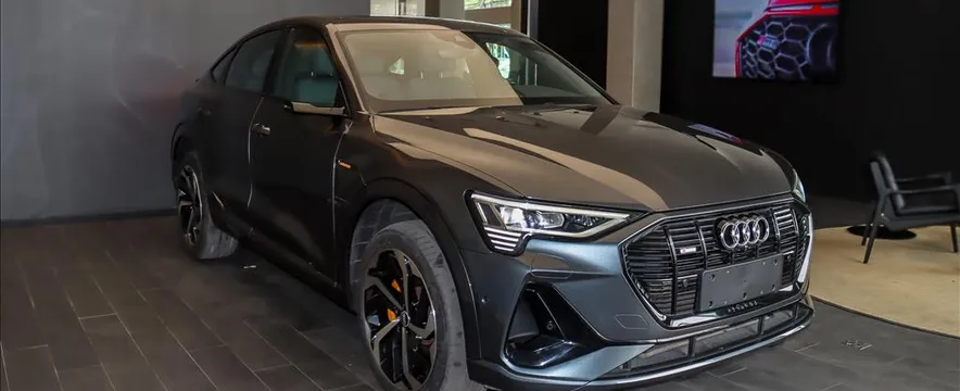 E-tron Elétrico Sportback Performance Black Quattro