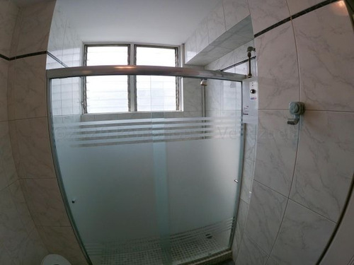 Imagen 16 de 21 de Apartamento En Venta Los Palos Grandes, Caracas. Código 21-3280 Mvg