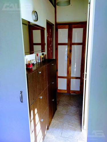 Moderna Propiedad De 3 Ambientes En Villa Udaondo Con Espacioso Parque