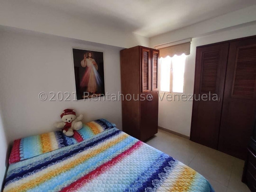 Imagen 12 de 30 de Apartamentos En Venta En Av Los Leones Barquisimeto, Lara 22-9974 Romer Gonzalez Profesional Inmobiliario Renta House
