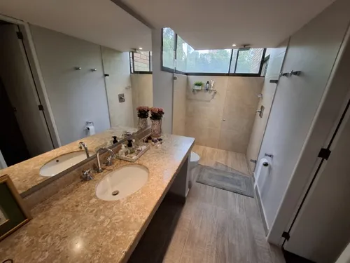 Apartamento En Venta Ubicado En El Poblado Sector Loma De Los Gonzalez (26528).
