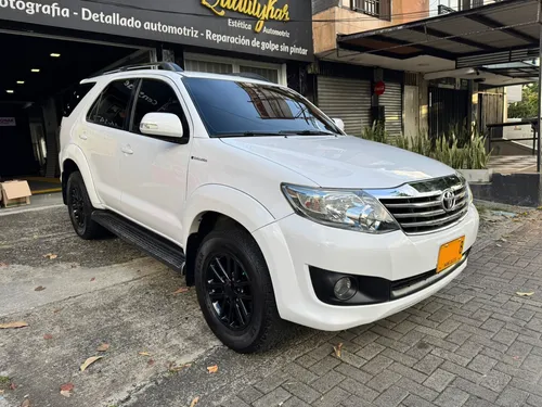 Toyota Fortuner 2.7 Sr5