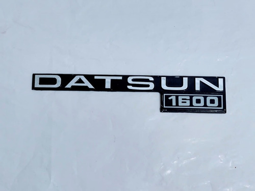 Emblema Datsun 1600 Nissan 