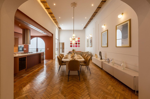 Casa Cuatro Dormitorios, Cochera Y Terraza Con Pileta En Venta Abasto