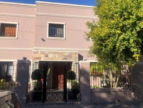 Venta Casa 5 Ambientes,barrio Las Carreras San Isidro. 
