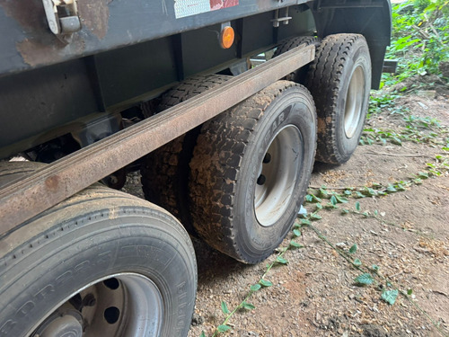 Carreta Randon Graneleira Com Pneu E Assoalho De Chapa