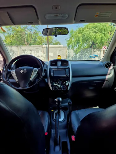 Nissan Versa 1.6 Exclusive Navi At