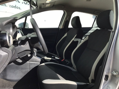 Imagen 10 de 12 de Nissan Versa Advance Cvt 2020 (3260)