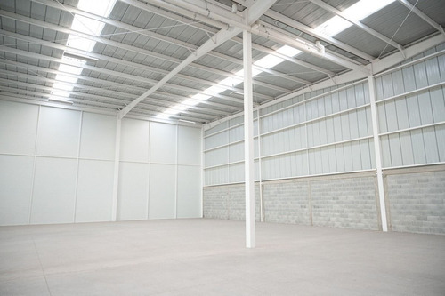 Nave Industrial O Bodega Con Excelente Ubicación En Renta