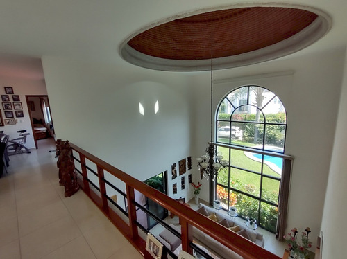 Casa Residencia En Venta En Lomas De Jiutepec.