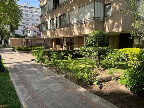 Amplio Espacio, Barrio Tranquilo, Con Estacionamiento Y Bode