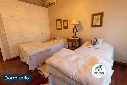Casa De Categoría A Pocas Cuadras Del Centro De Villa General Belgrano