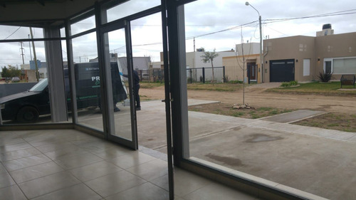 Imagen 6 de 9 de Local Comercial En Alquiler Ubicado En Novaterra