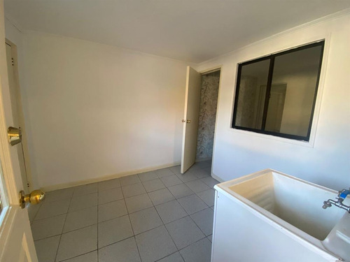 Casa En Venta De 4 Dorm./3 Baños/pieza Y Baño De Servicio