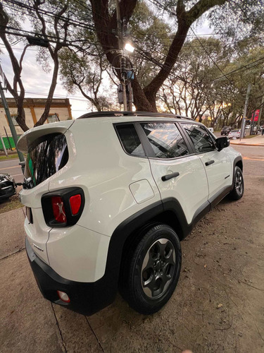 Imagen 9 de 22 de Jeep Renegade 2016 1.8 Sport