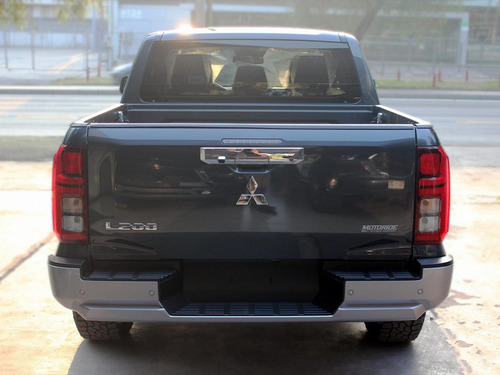 Mitsubishi L200 DAKAR XR MT 4x4 EDICION LIMITADA