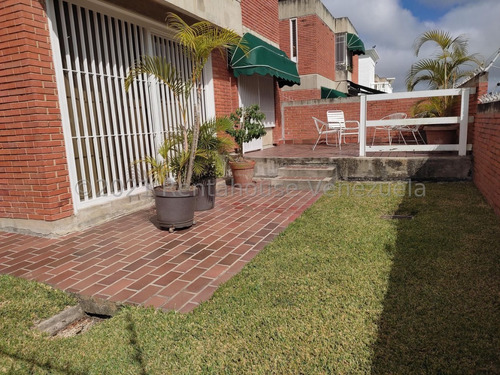 Casa En Venta, Urb. Los Naranjos Del Cafetal