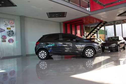 Chevrolet Onix Lt Nafta 2018 Gris