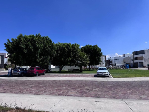 Terreno En Venta En Cañadas Del Lago, Corregidora.