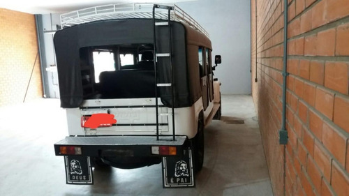 Toyota Jardineira 15 Passageiros