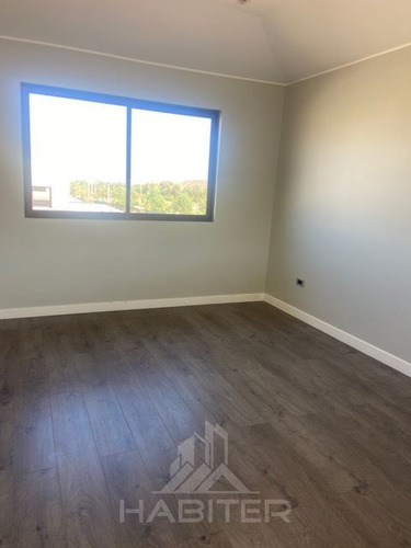 Casa En Venta De 3 Dorm. En Colina