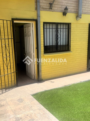 Casa Familiar En Venta De 4d 4b En Ciudad Satelite Maipú