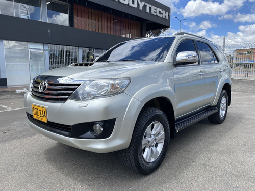 Imagen 4 de 25 de Toyota Fortuner Sr5 2015