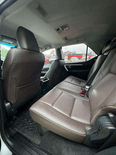 Toyota Hilux SW4 2.8 Srx 177cv 4x4 7as At