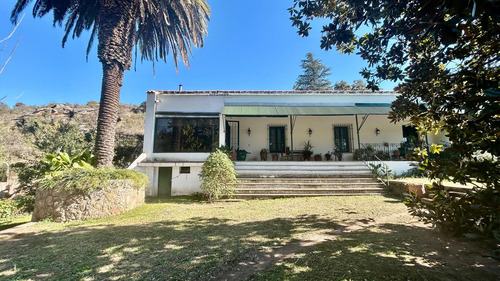 Casa En Venta, 6 Dormitorios, 5 Baños, Pileta, 4 Hectáreas. Tanti