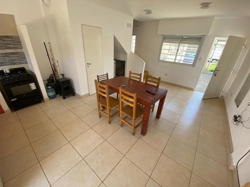 Duplex Venta 2 Dormitorios , 2 Baños , Parrilla Y Cochera-100 Mts2 - Los Hornos