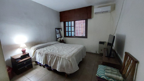 Excelente Propiedad Con Amplio Lote Sobre Avenida Jose Maria Paz