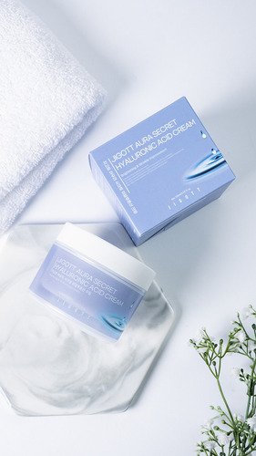 Jigott Real Cream Humectante Con Extractos 150ml. Momento De Aplicación Día/noche Tipo De Piel Normal/seca/mixta/maduras/ácido Hualurónico