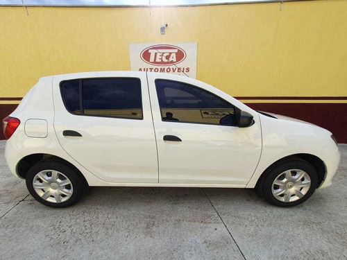 Renault Sandero Auth 10