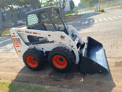 Mini-carregadeira Bobcat S150