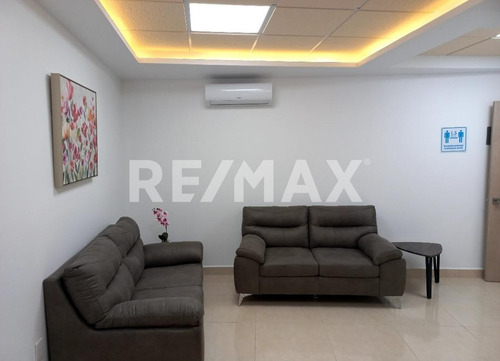 Imagen 5 de 21 de Consultorio Equipado - Comercial En Renta