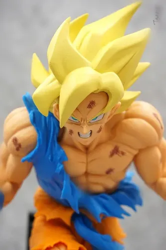 Figura Modelo Dragon Ball Son Goku Del 50 Aniversario De Jug