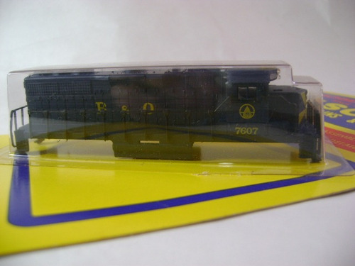 Imagen 2 de 6 de Nico Carroceria Diesel Gp-40 Item 9671 Bachmann N (len 47)