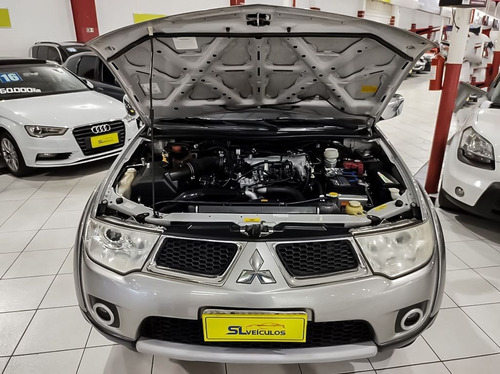 Imagem 15 de 16 de Mitsubishi L200 Triton 3.5 Hpe 4x4 Cd V6 2013 Completo Aut.